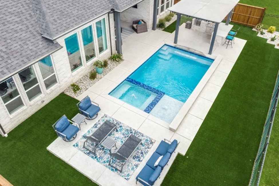 Outdoor Projects: Custom Outdoor Pool Contractors