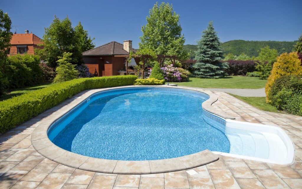 Best Pool Design Ideas for Your Yard